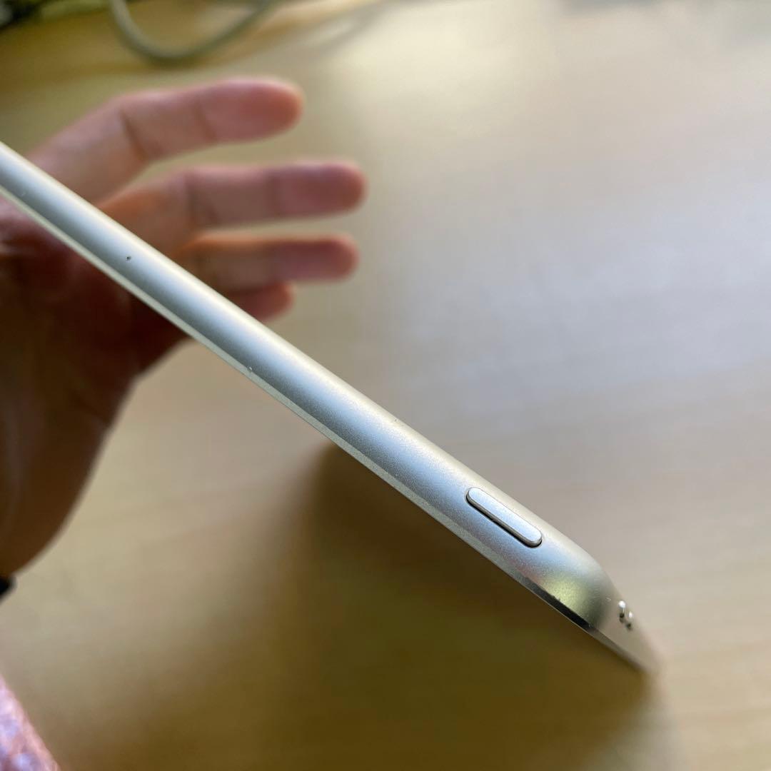 iPad 第6世代　A1893　Wi-Fiモデル　シルバー　32GB #9