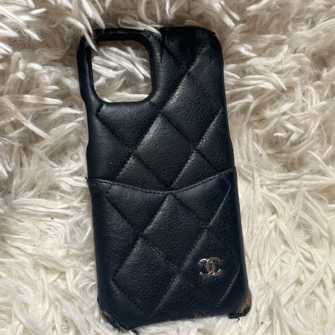 シャネル　マトラッセ キャビアスキン ココマーク　iPhoneケース