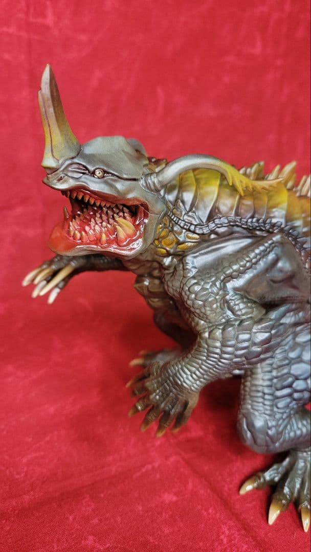 特*屋様 海洋堂メガサイズソフビキット完成品　ネロンガ　ガレージキット　原型松村