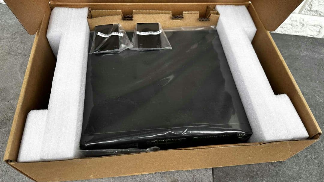 箱付き レイヤー2 Giga PoE スマートスイッチ