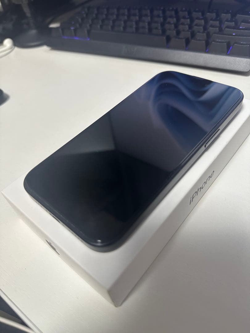 Apple iPhone 15 ブラック 本体 256gb