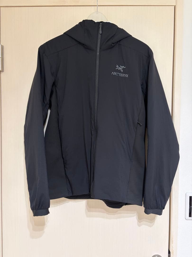 【未使用級】ARC'TERYXアークテリクス アトムフーディ 黒 S メンズ