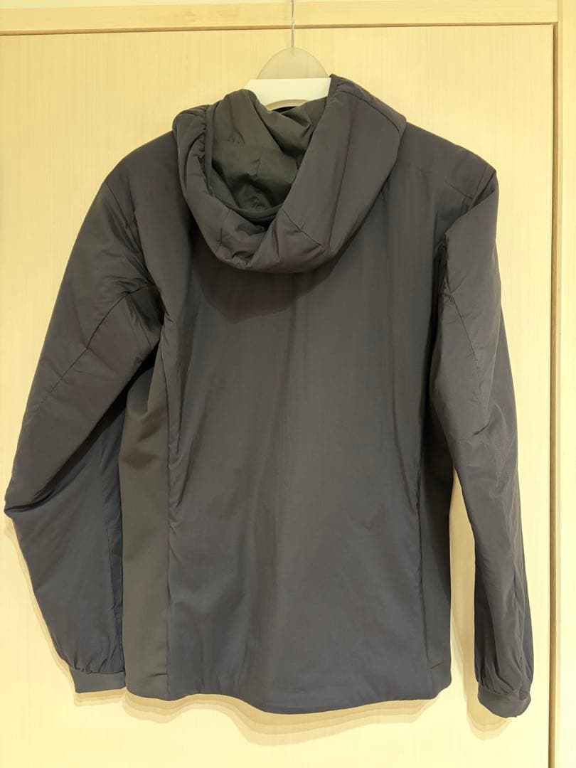 【未使用級】ARC'TERYXアークテリクス アトムフーディ 黒 S メンズ