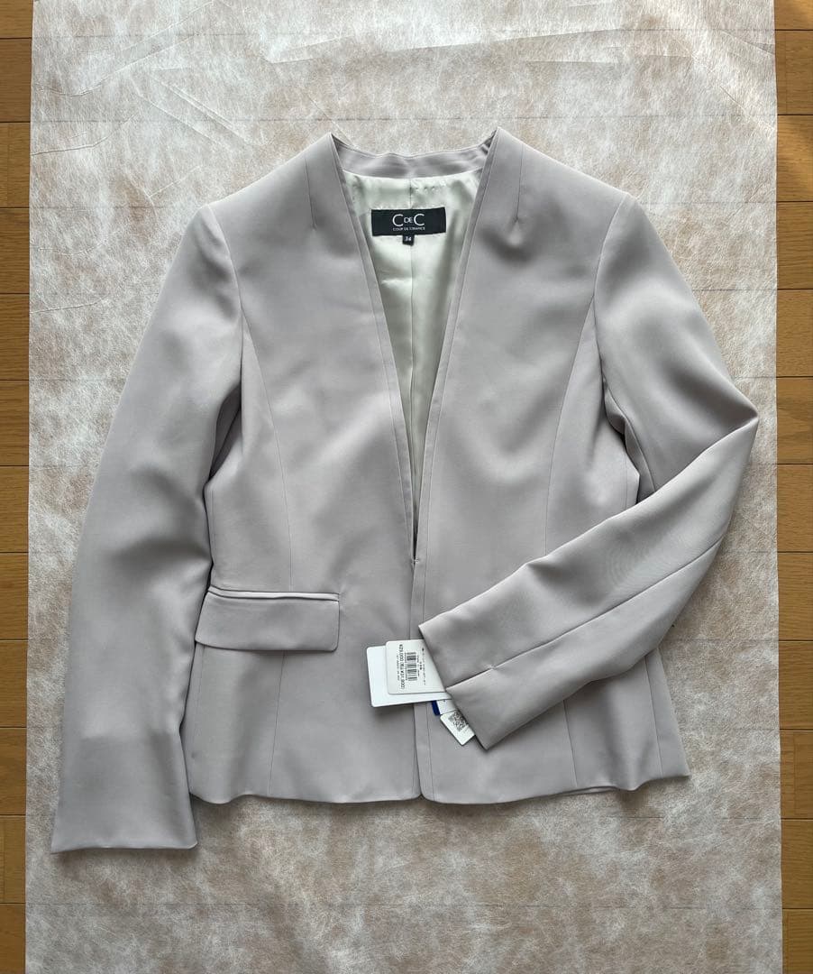 新品　クードシャンス　ノーカラーJKスカート スーツ　グレー系　34