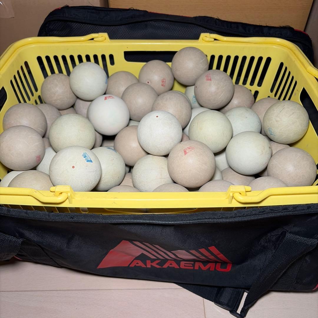 【早い者勝ち】ソフトテニス ボール アカエム 100球 ポータブルバッグ カゴ