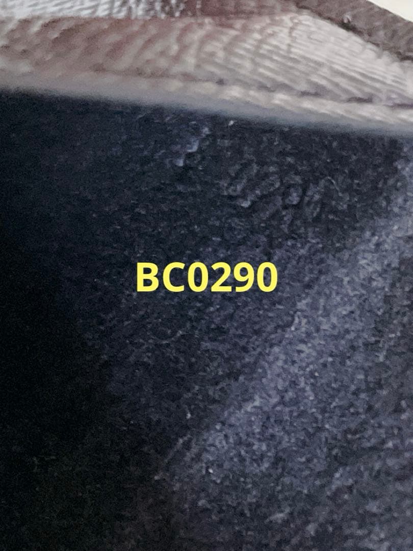 未使用級　LOUIS VUITTON iPhone 11 フォリオマカサー手帳型