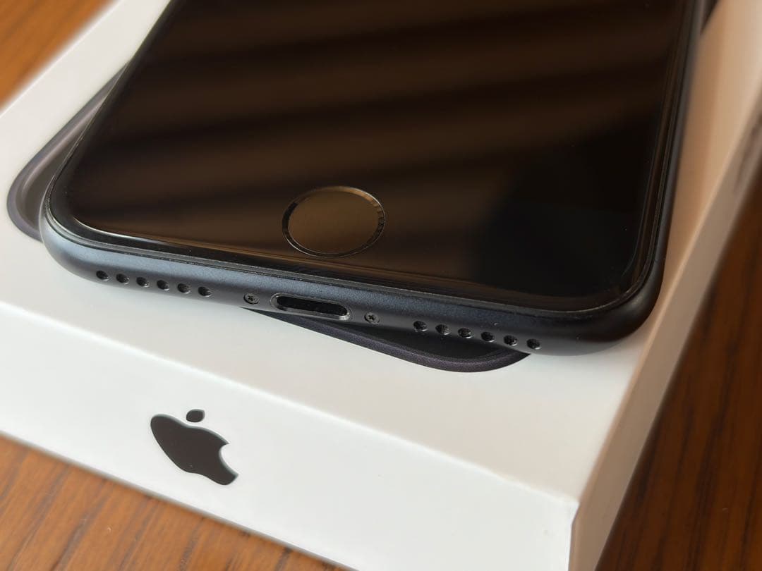 携帯電話本体 iPhone SE Midnight 256GB