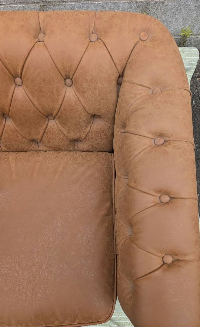 VINCENT PUレザーコンパクトチェスターフィールドシングルソファ　①