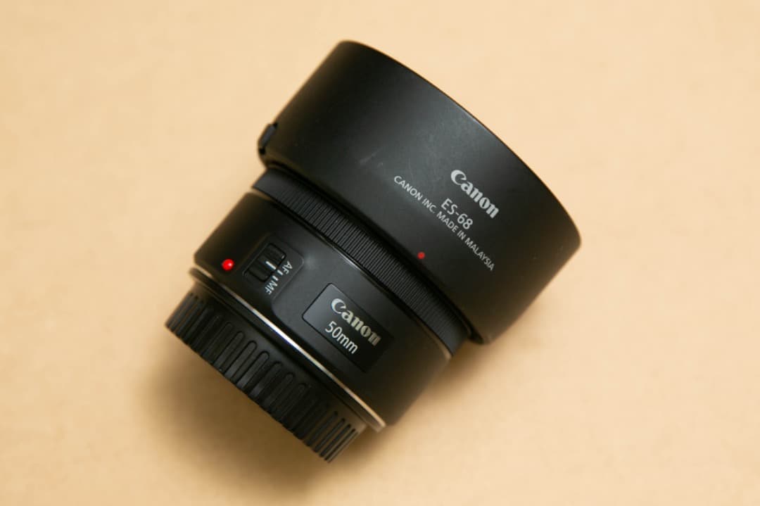 Canon EF 50mmF1.8 STM 純正フード付き