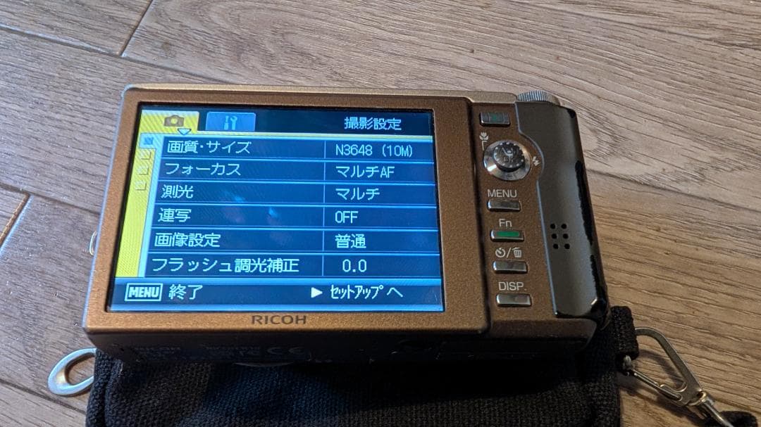 【完動品】RICOH R10 デジタルカメラ 4GBメモリーカード付き