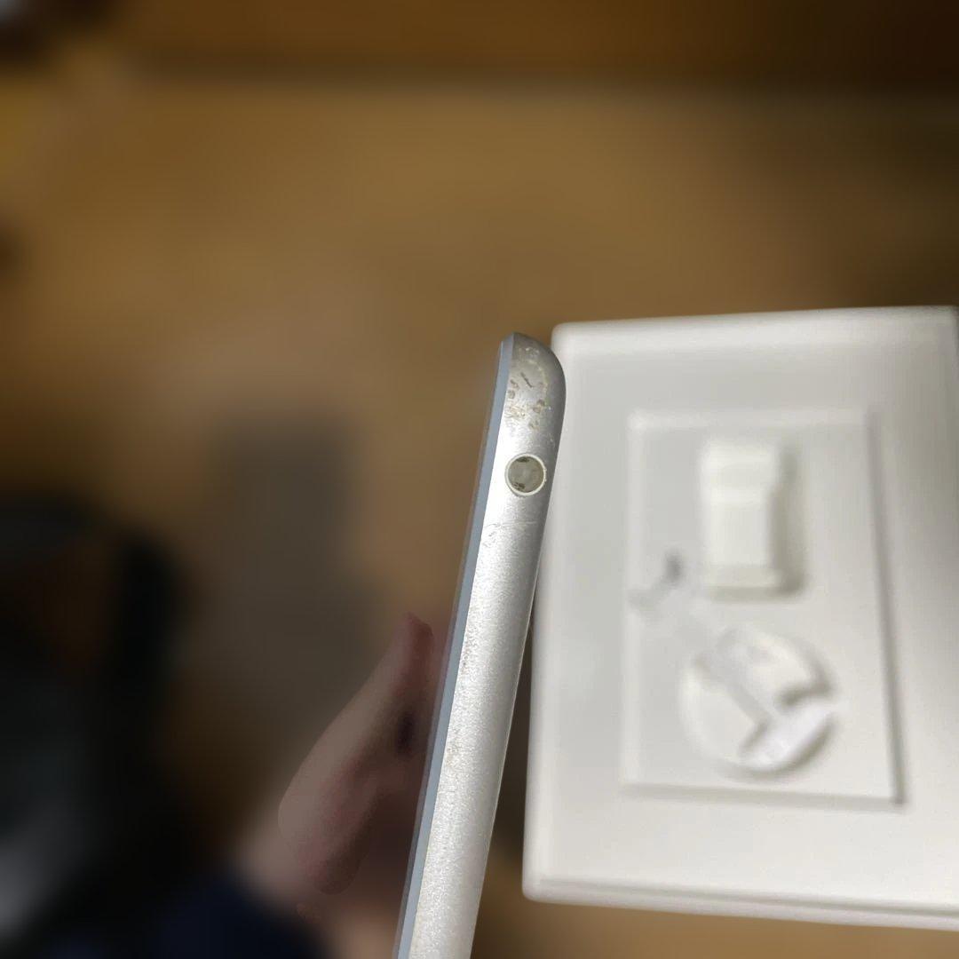 iPad 第6世代　　機能不良なし。動作確認済み