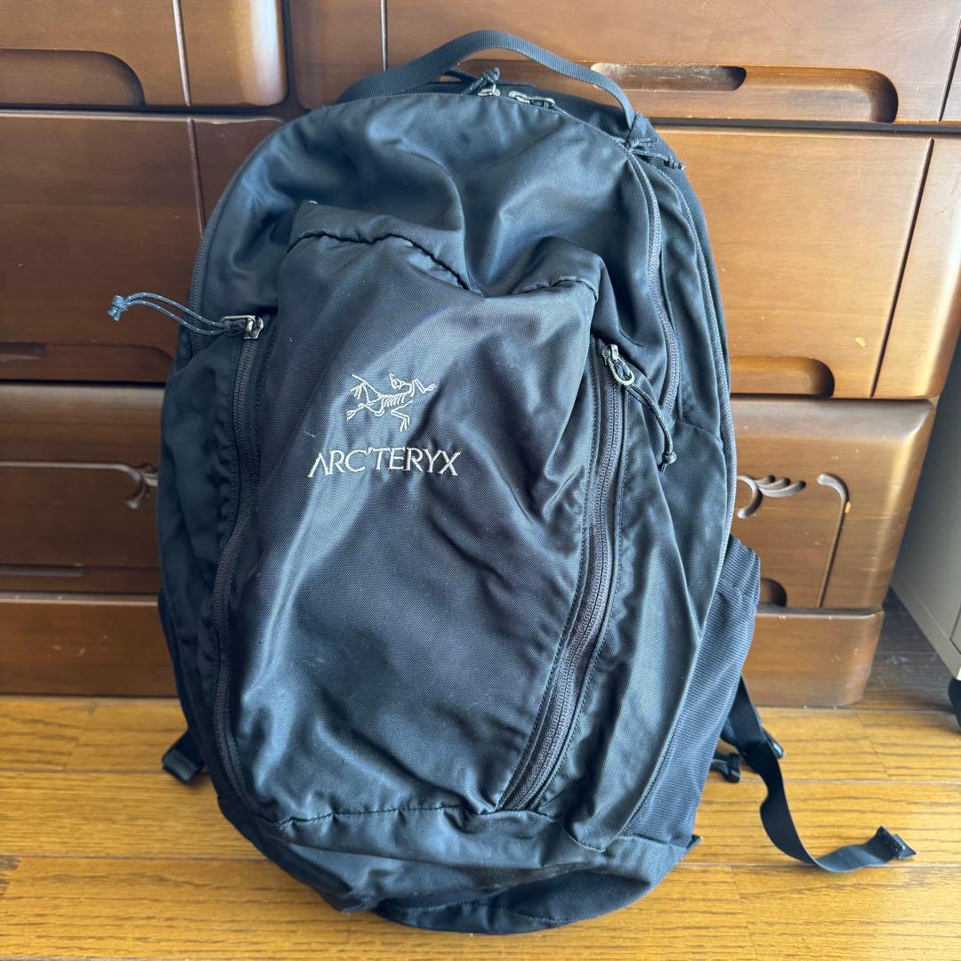 ARC'TERYX ブラック リュック mantis26