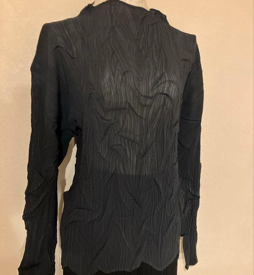 イッセイミヤケ　プリーツプリーズ　深緑　カットソー