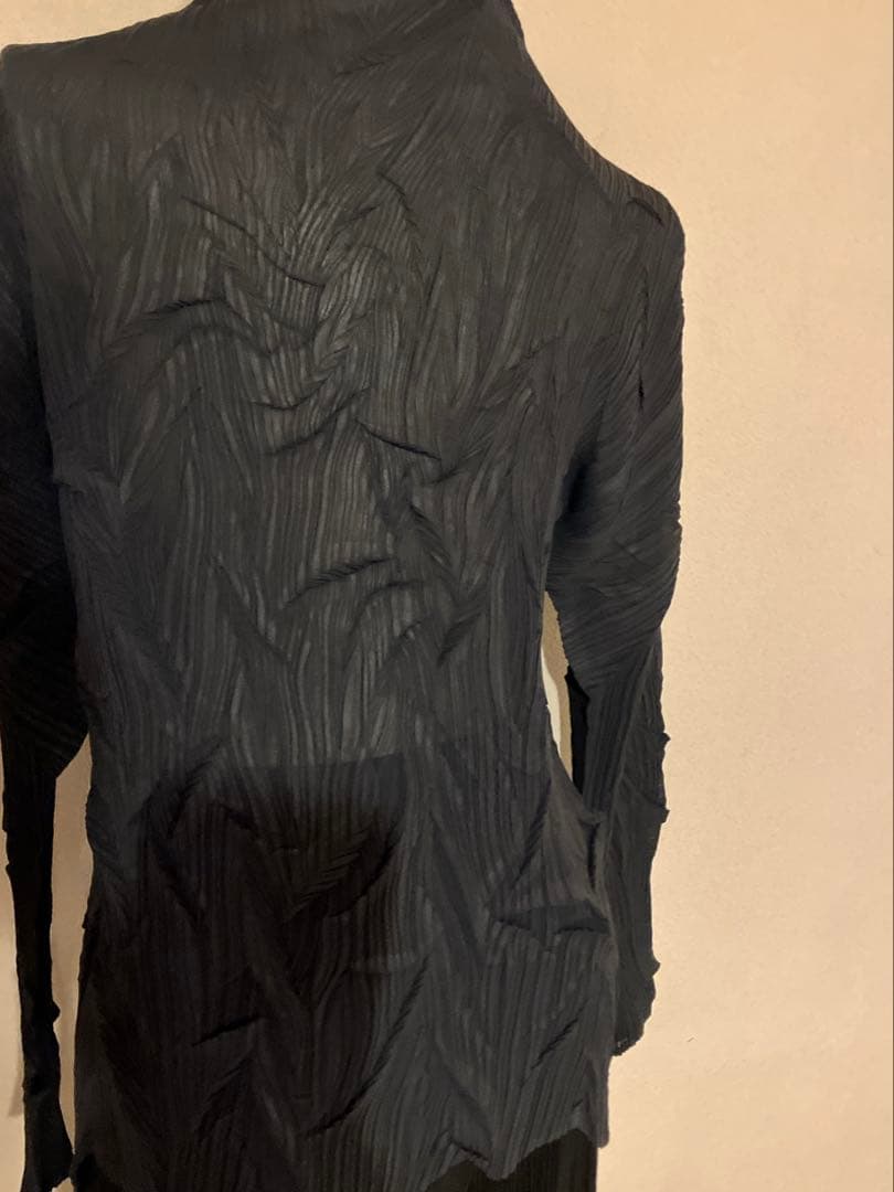 イッセイミヤケ　プリーツプリーズ　深緑　カットソー