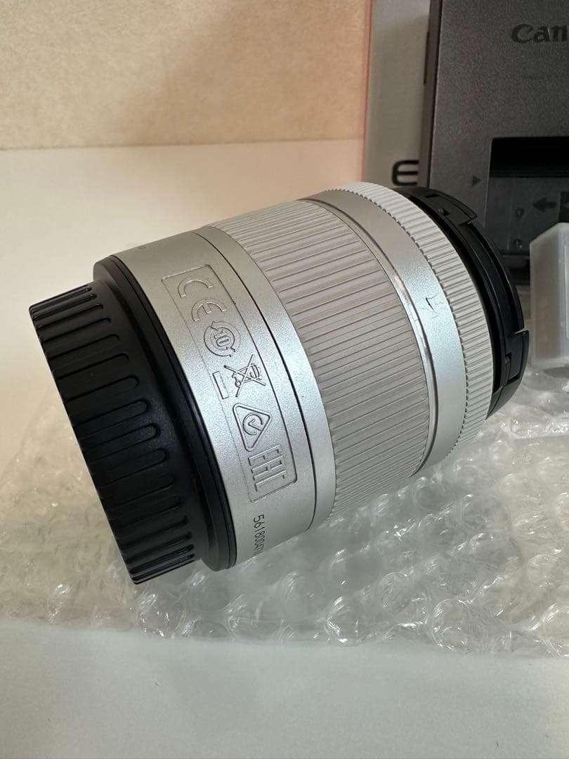 Canon EOS Kiss X9 シルバー レンズ付き