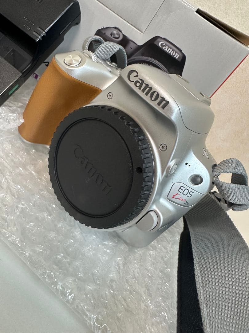 Canon EOS Kiss X9 シルバー レンズ付き