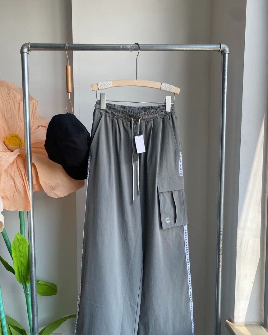 【新品】CRONOSグレー ワイドシルエットカジュアルパンツ