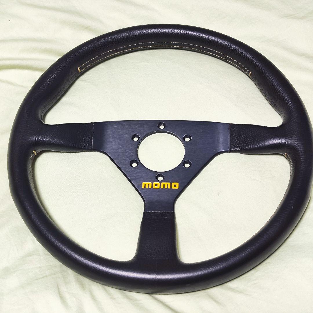 momo ステアリングホイール 3スポーク 黒　made in italy