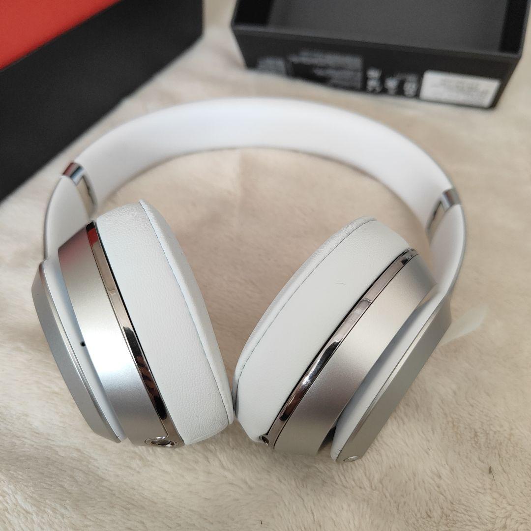18)未使用beats solo3 wireless 特別版シルバー