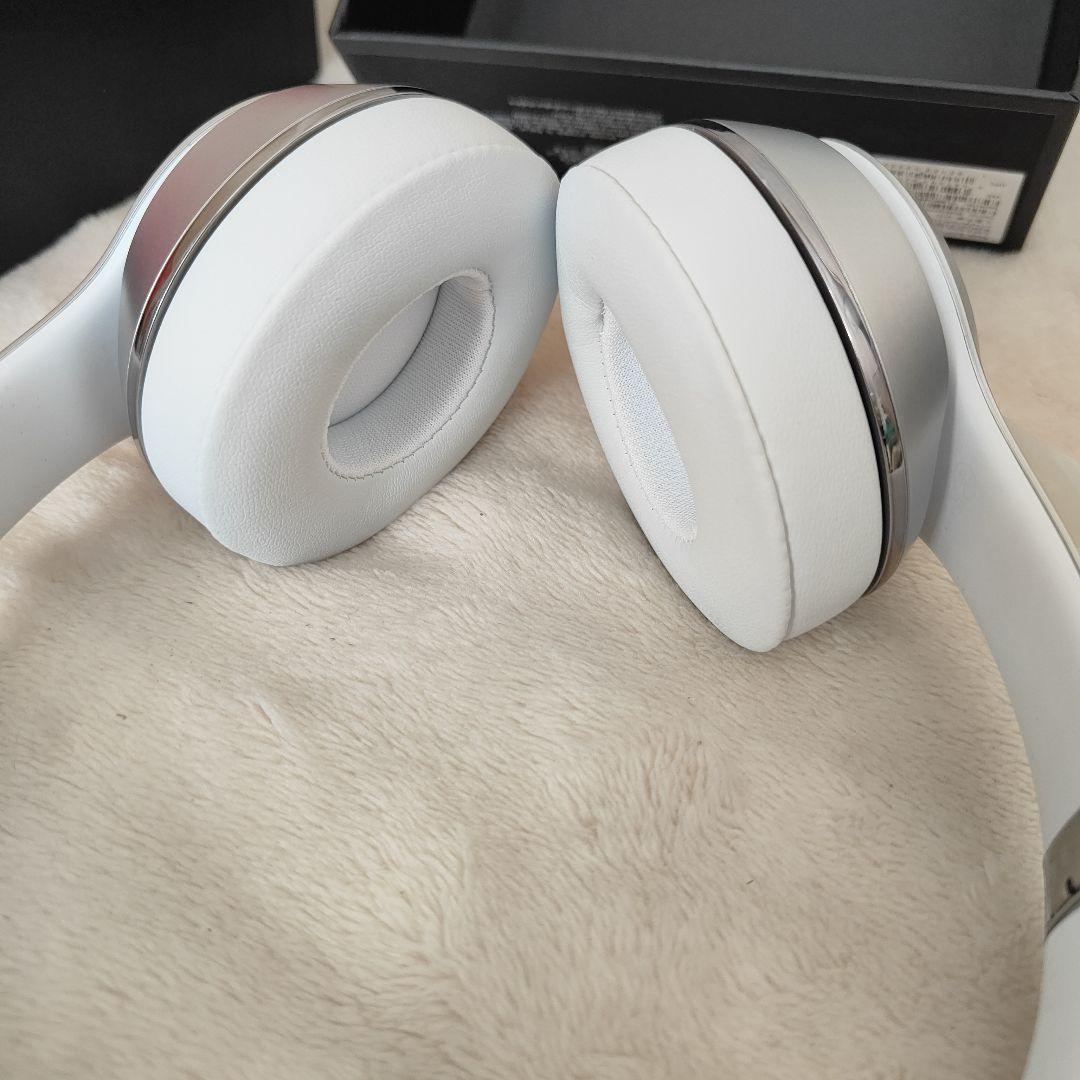 18)未使用beats solo3 wireless 特別版シルバー