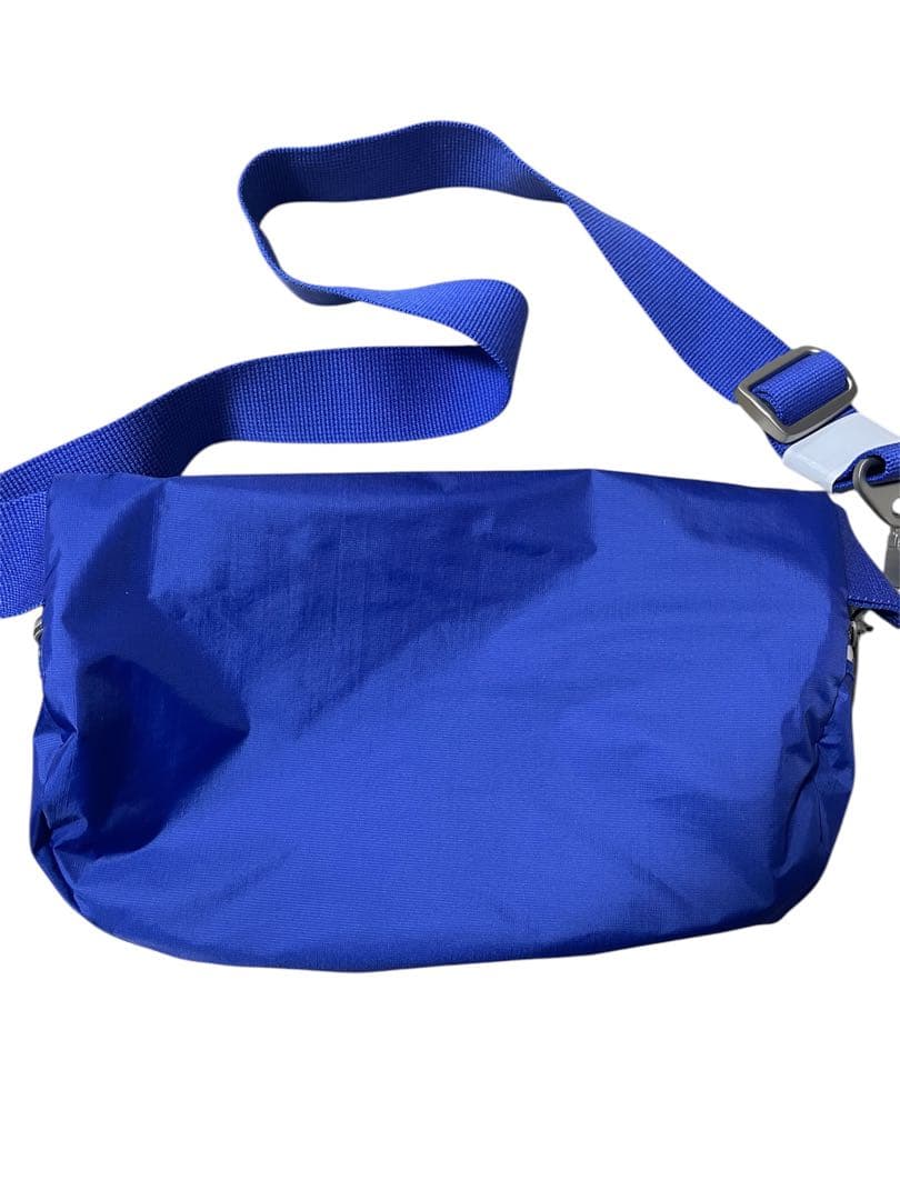 新品・タグ付きLESPORTSAC ボディバッグ 青