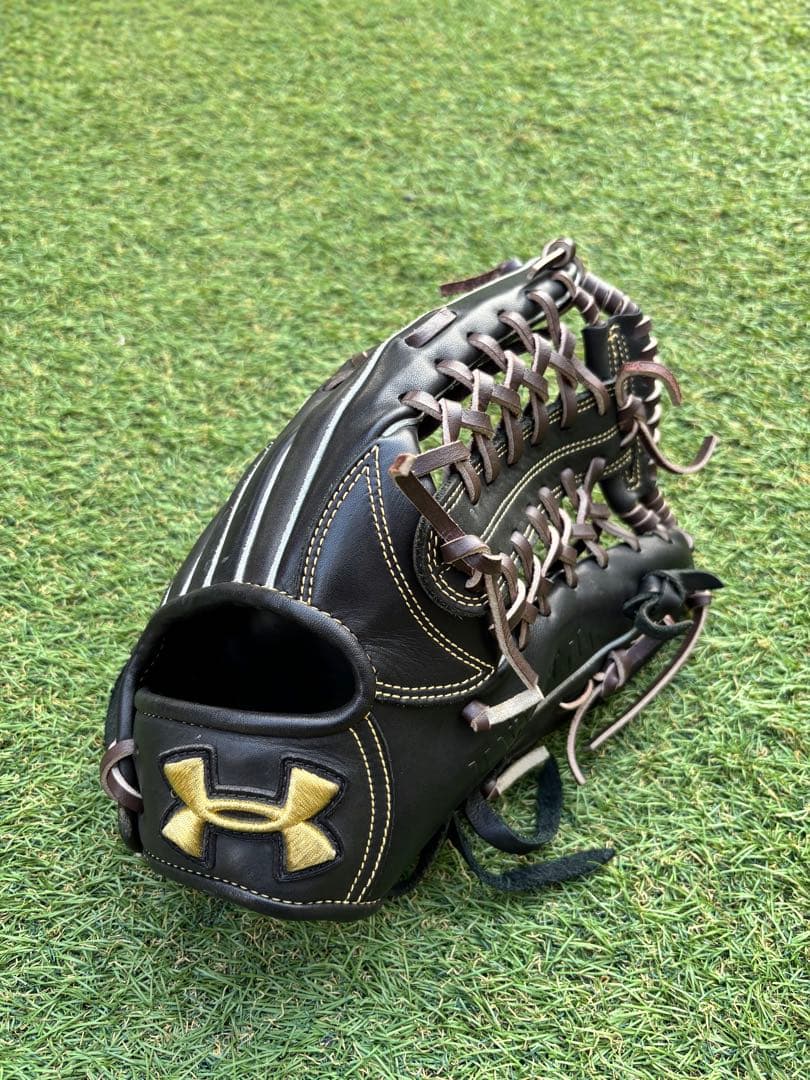 Under Armour アンダーアーマー　 軟式グローブ 黒　外野手用