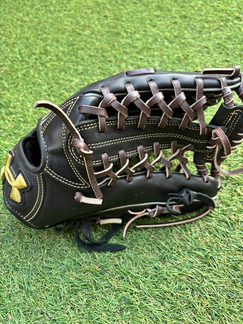 Under Armour アンダーアーマー　 軟式グローブ 黒　外野手用