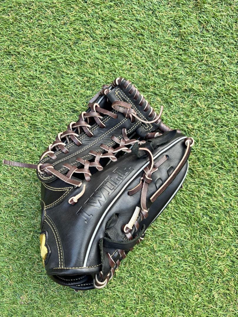 Under Armour アンダーアーマー　 軟式グローブ 黒　外野手用