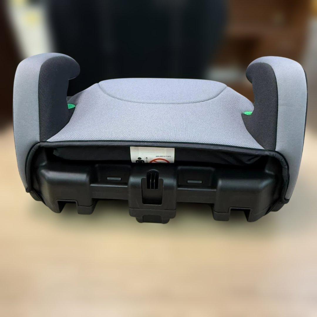 ★未使用　graco 　ジュニアシート　8CT99HBBJ