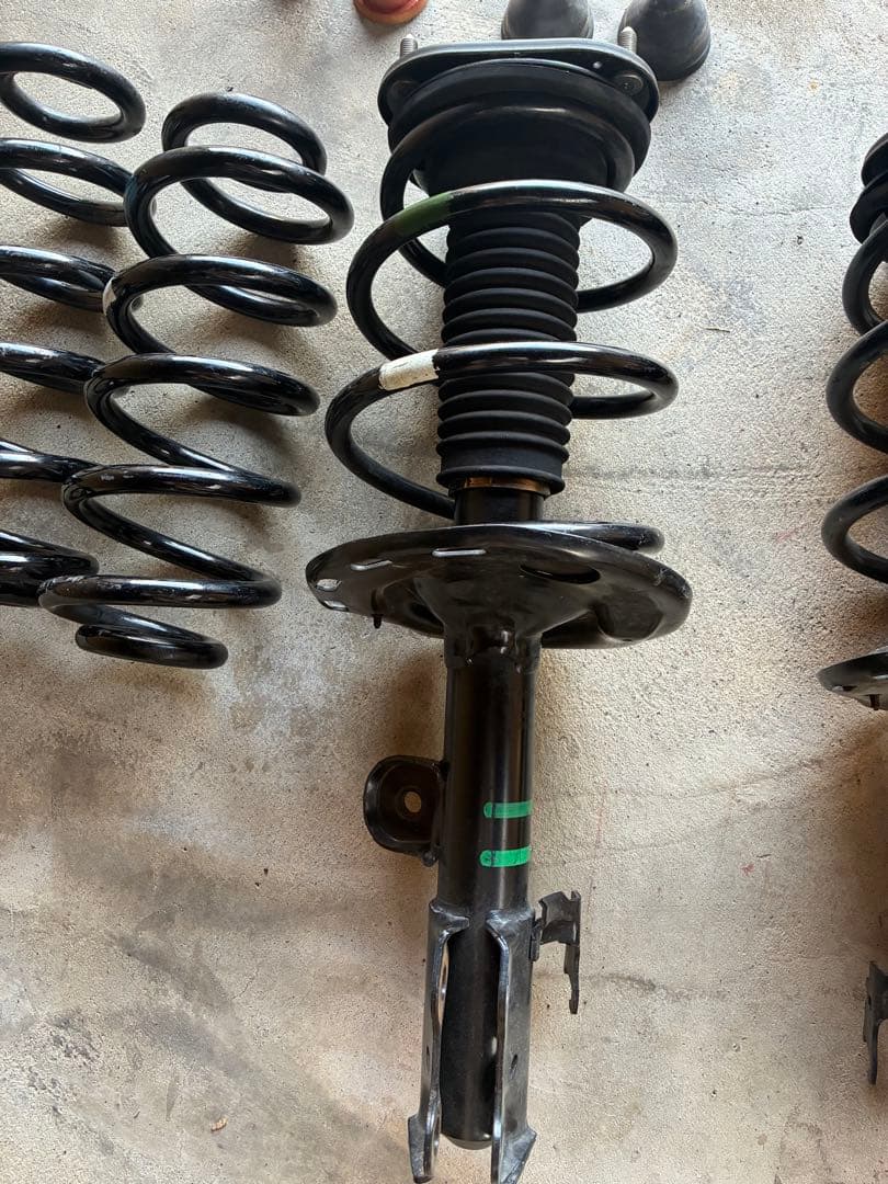 ヴェルファイア20系純正サスペンション