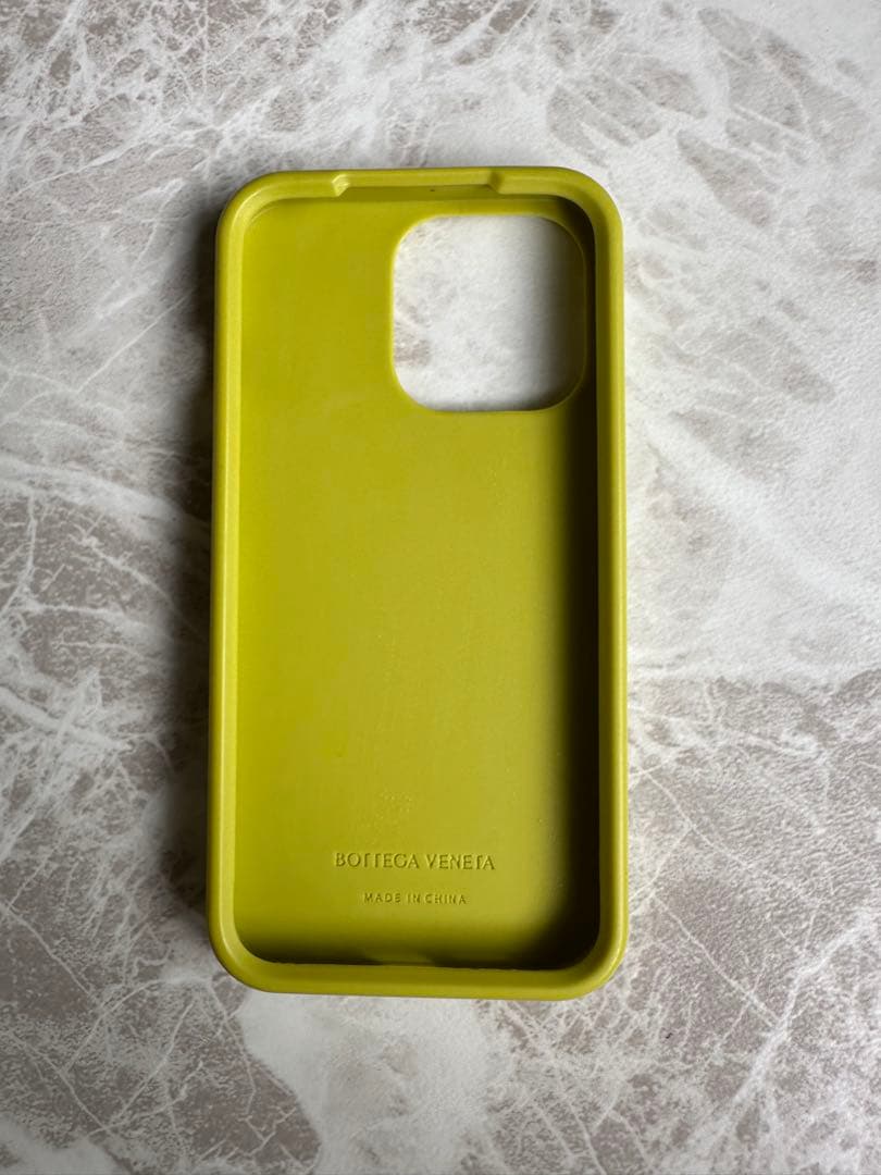 Bottega Veneta ライムグリーン シリコンケース