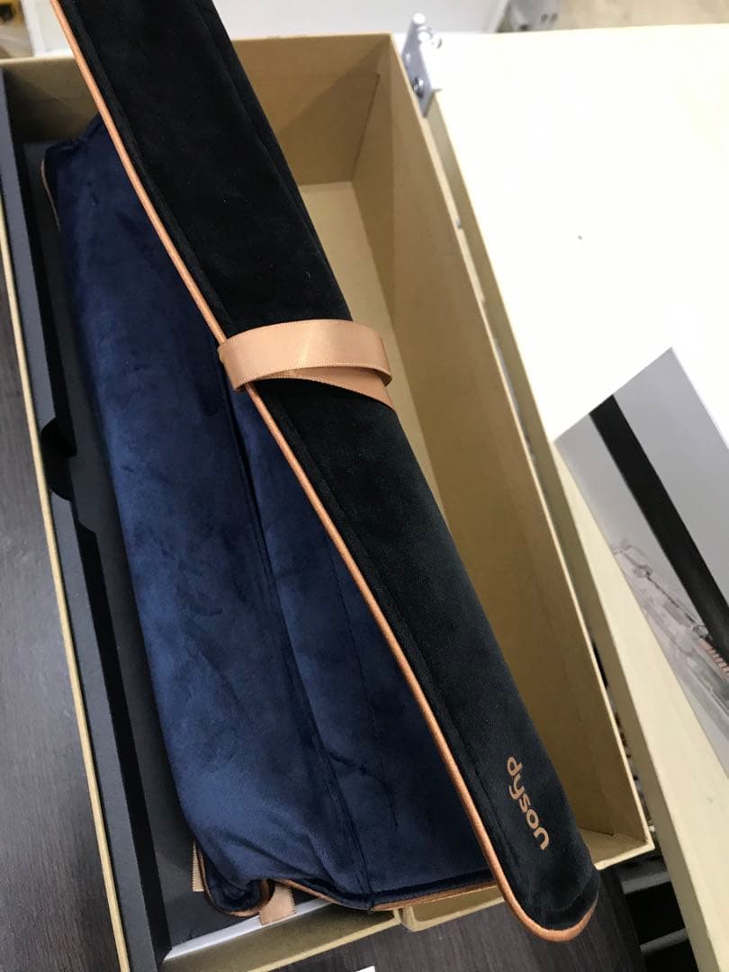 美品 ダイソン HS07NF ヘアアイロン Dyson Corrale