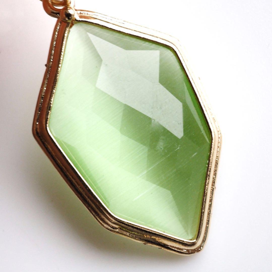 【ほぅ】オリーブキャッツアイの枠留めネックレストップ