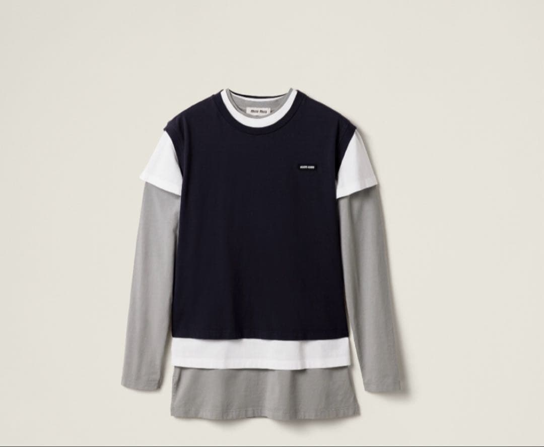 金子綾さん愛用　ミュウミュウ　ロンT