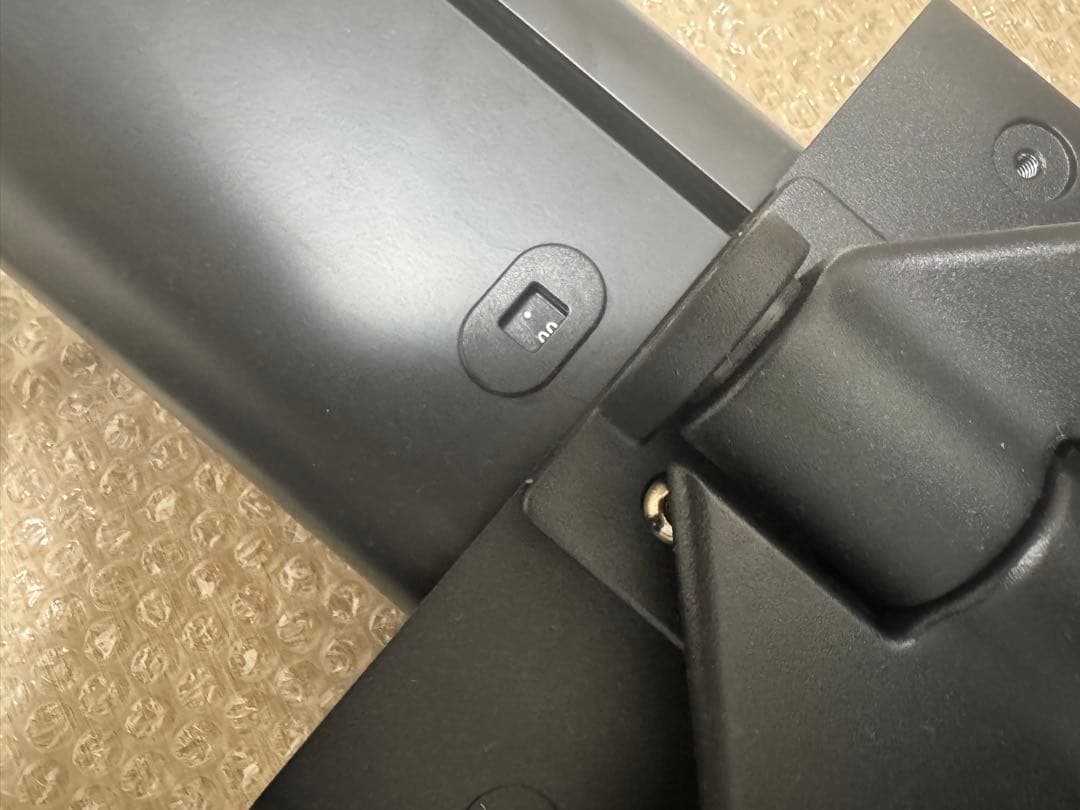 エルゴトロン TRACE (トレース) + モニターアーム補強プレート付き