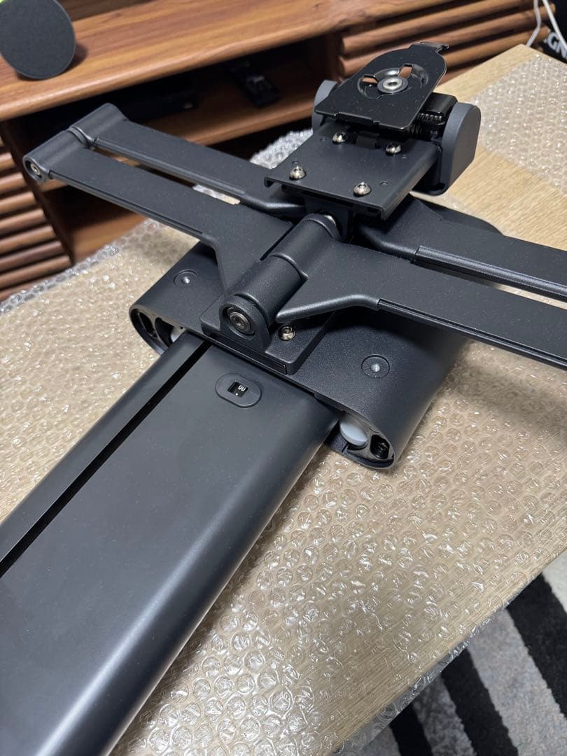 エルゴトロン TRACE (トレース) + モニターアーム補強プレート付き