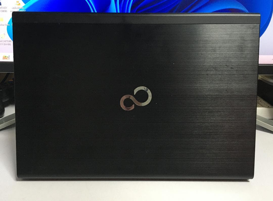 富士通 LIFEBOOK UH55/M Windows11