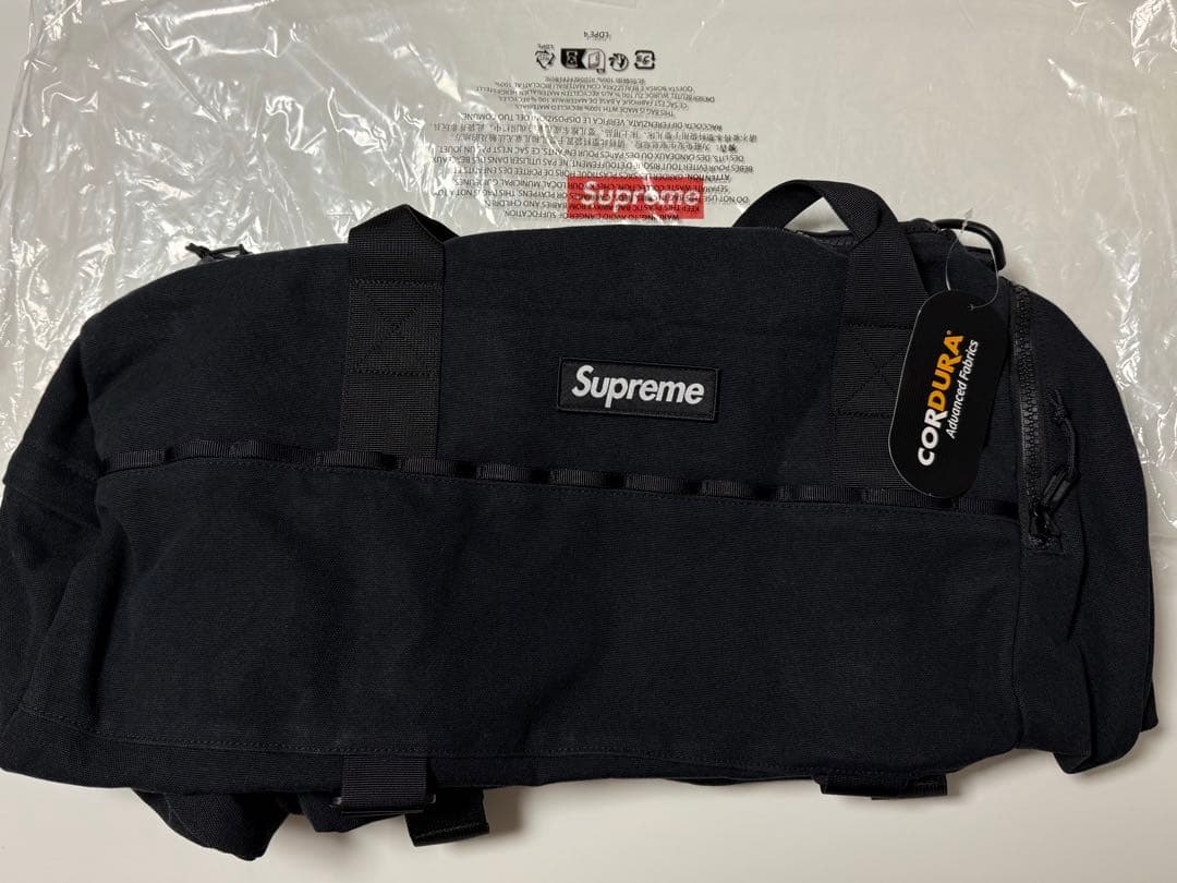 【新品未使用】Supreme Duffle Bag（シュプリーム）　黒色
