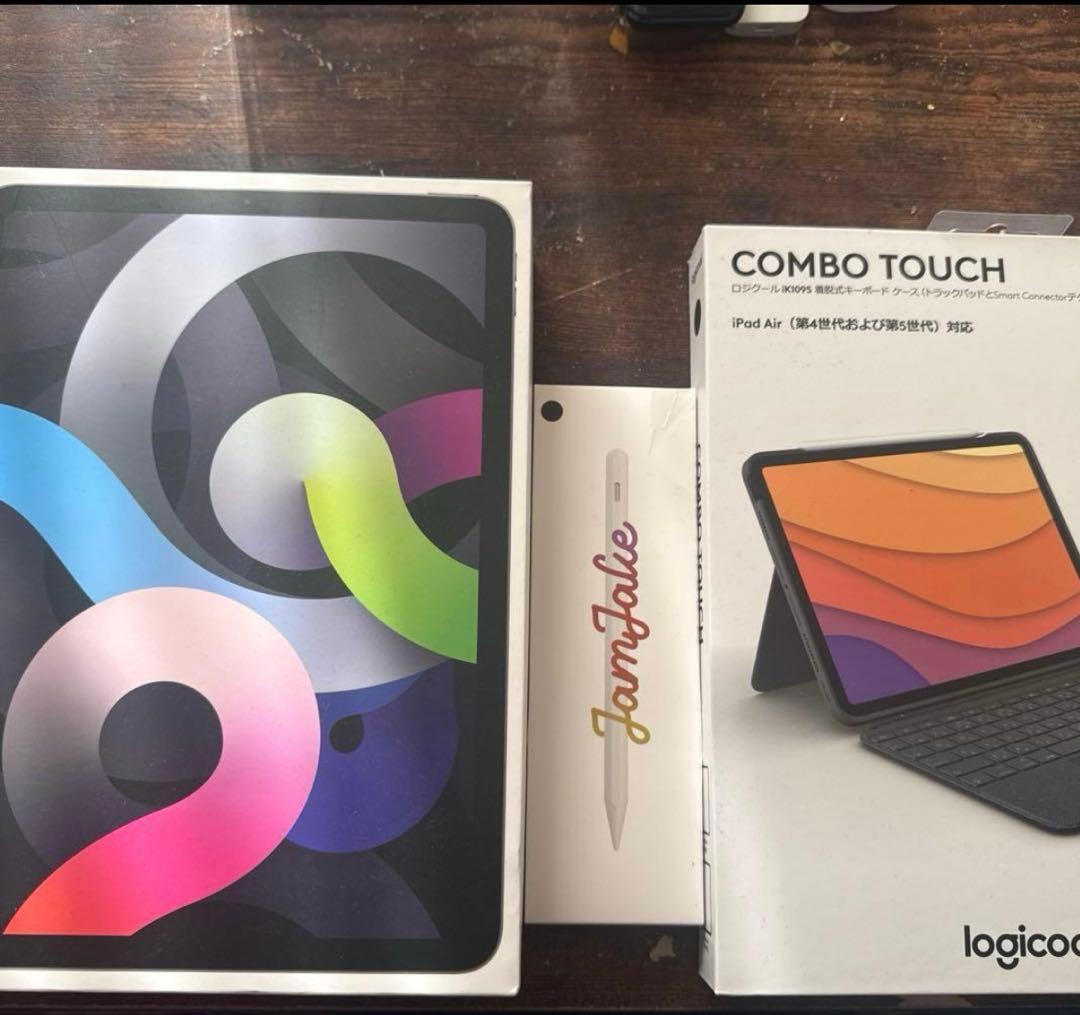 べ*る様 iPad Air (第4世代) + Logicool Combo To