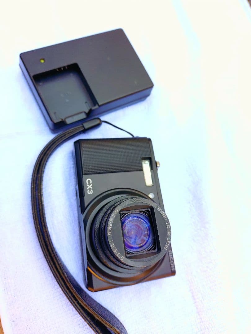 状態の良いRICOH　cx3 デジタルカメラ