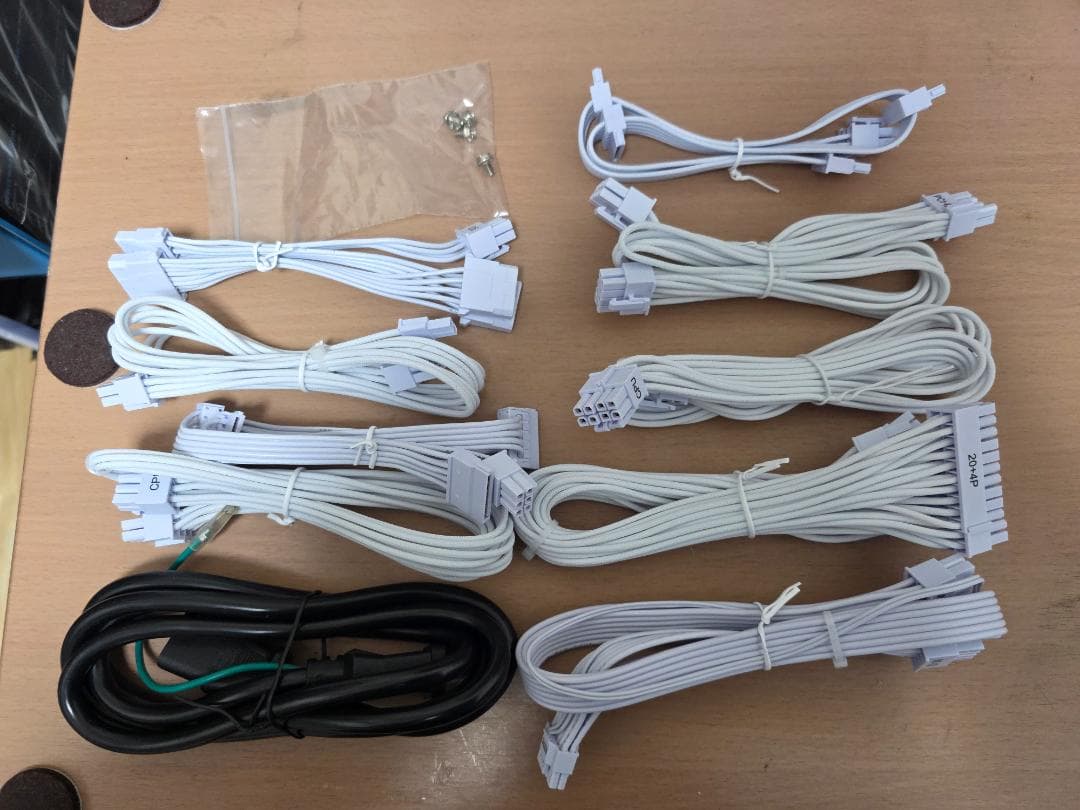 LianLi SP850 850W 電源ユニット