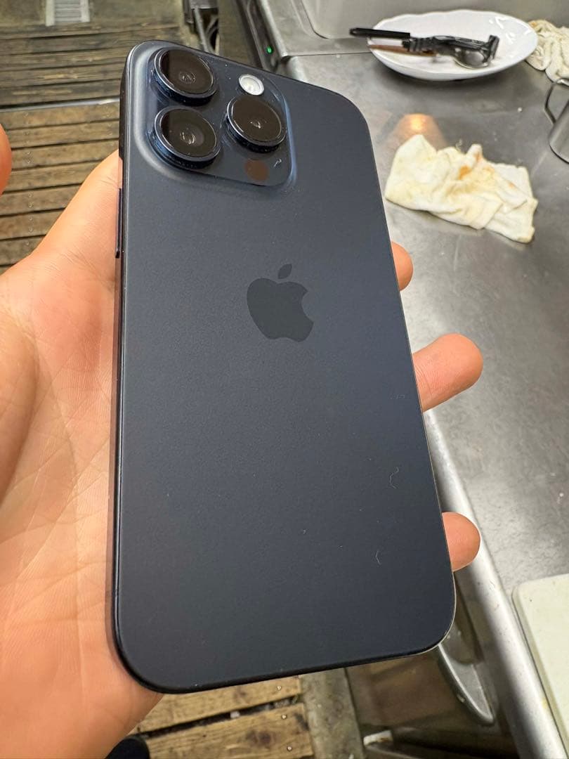 【美品・傷なし】iPhone 15 Pro 512GB SIMフリー