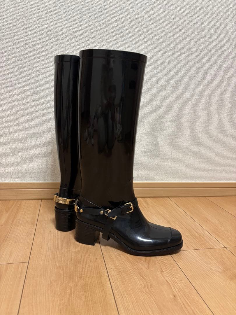 Jimmy Choo バックル付きブラックロングブーツ