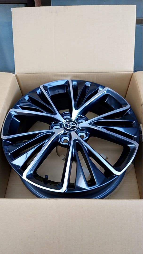 新型プリウスZグレード純正アルミホイール4本