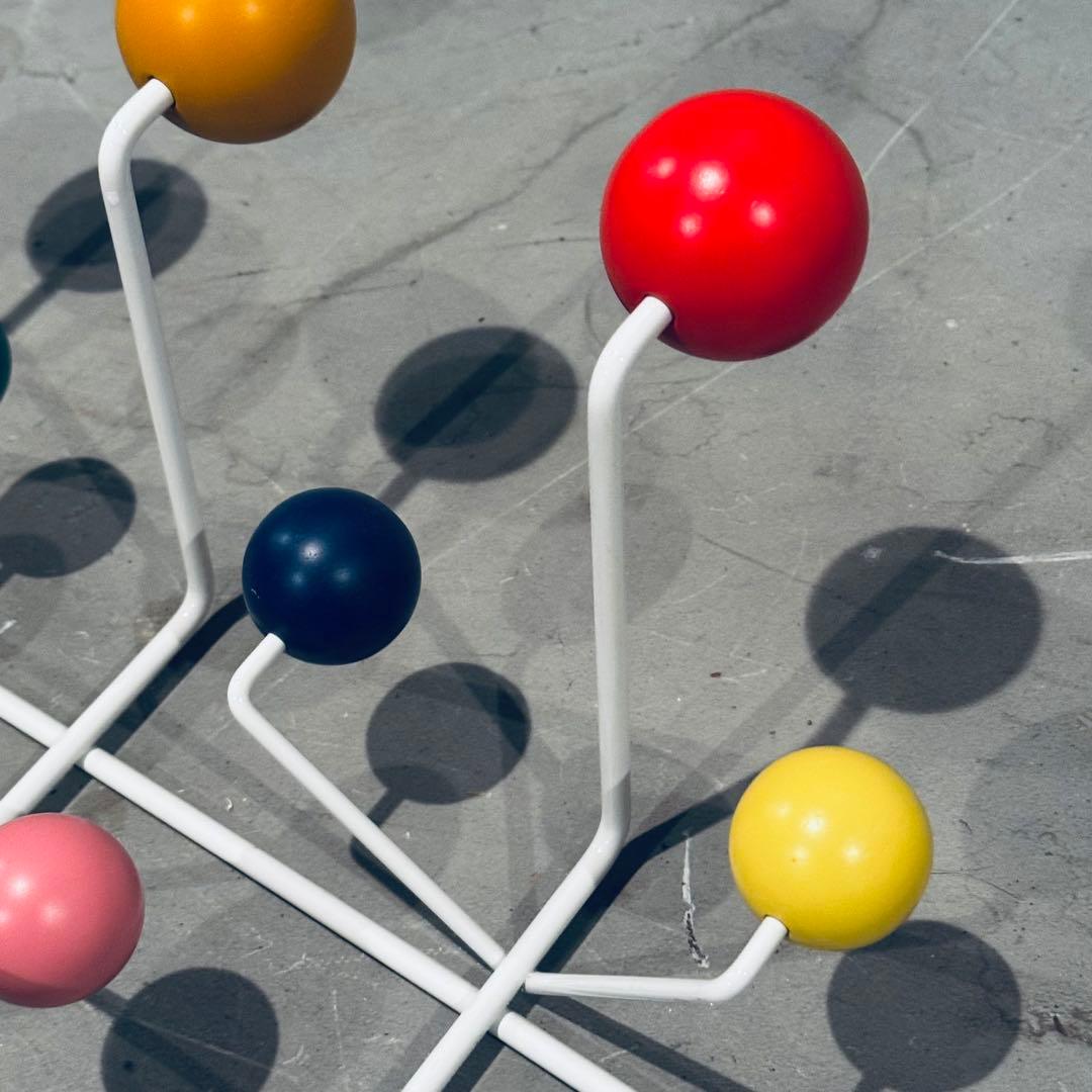 イームズハングイットオール