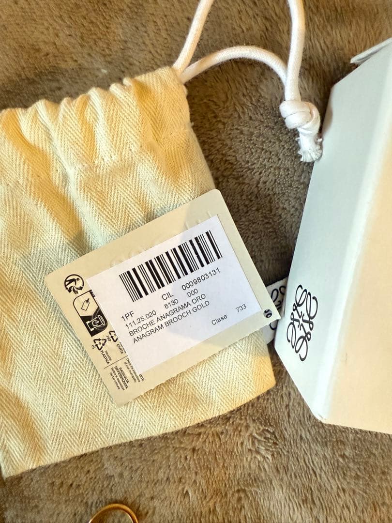 LOEWE ロエベ アナグラム ブローチ ゴールド 正規品 巾着・タグ付き