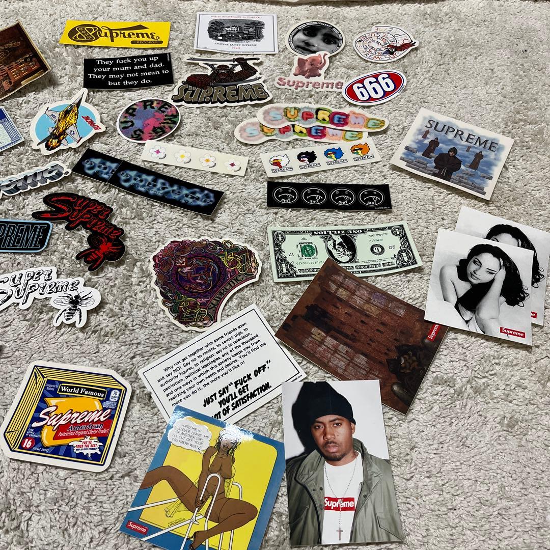 Supreme ノベルティグッズセット