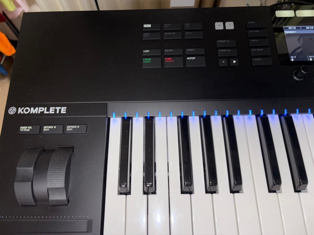 DTM・DAW NI KOMPLETE KONTROL S49 MK2