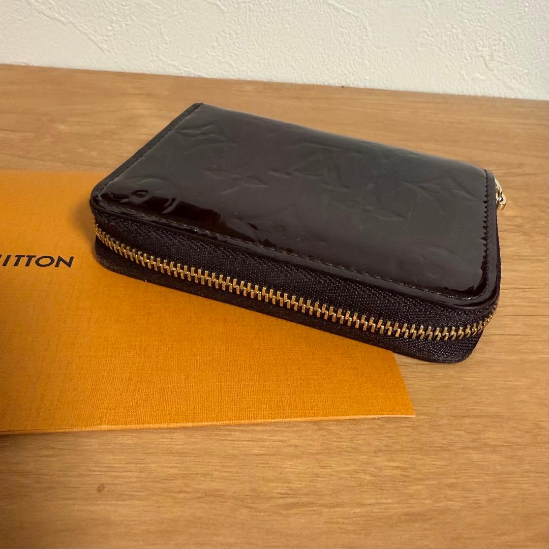 LOUIS VUITTON ヴェルニ ジッピーパース アマラント