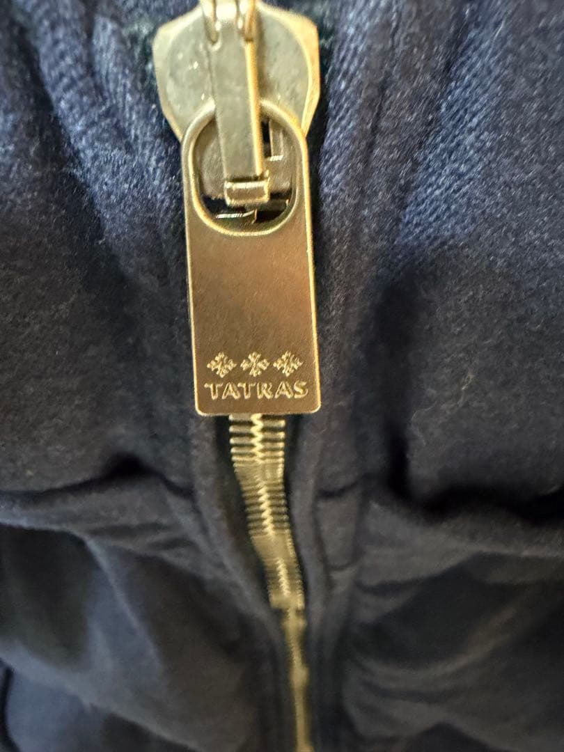 TATRASネイビー ダウンジャケット
